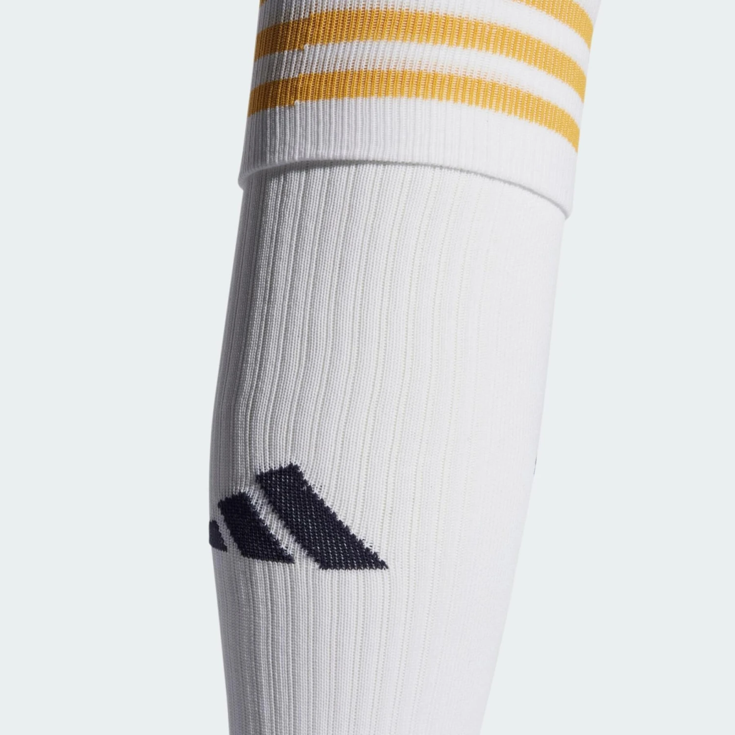ADIDAS Chaussettes Domicile Real Madrid 2023/24 6 ADIDAS Chaussettes Domicile Real Madrid 2023/24 – Image 4