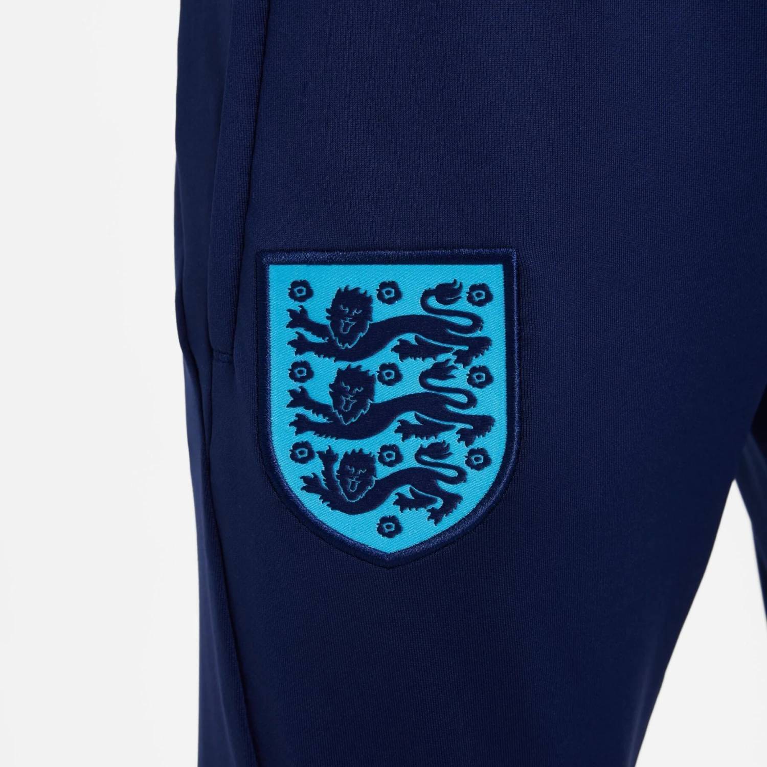 Nike Pantalon De Survêtement Enfant Coupe Du Monde 2022 Angleterre 7 Nike Pantalon De Survêtement Enfant Coupe Du Monde 2022 Angleterre – Image 5