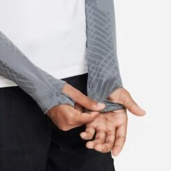 Nike Haut Training Enfant Liverpool Strike 2022/23 16 Nike Haut Training Enfant Liverpool Strike 2022/23 -Sport Vêtements Magasin nike dr4646 101 phsym002 new